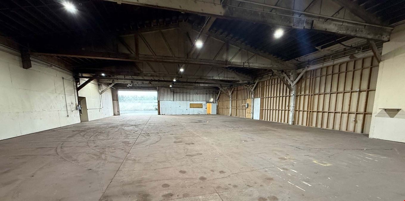 Industrial Warehouse w/ Yard