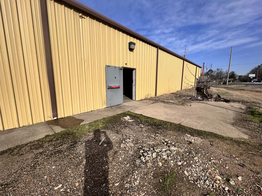 Former Dollar General Building