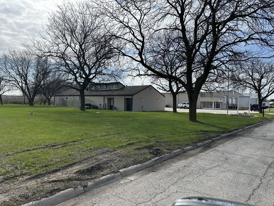 2200 SF Indsutrial Space with office