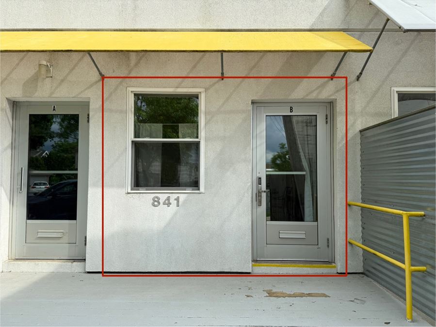 841 Lakeside St