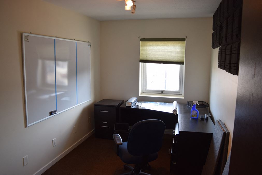 1,172 Office Suite (2nd Floor)