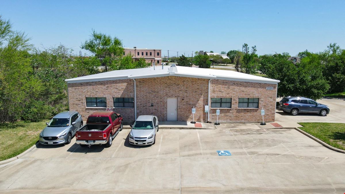 2131 W Briargate Dr