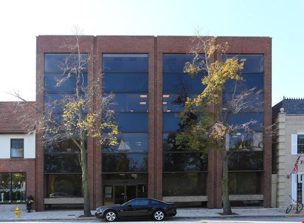 Preview of Office space for Rent at 560 Green Bay Rd