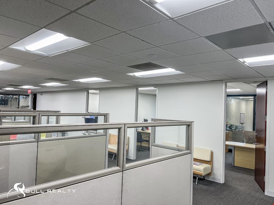 ±2,884 SF Office Space For Sublease
