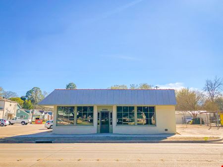 Preview of commercial space at 2882 Government St
