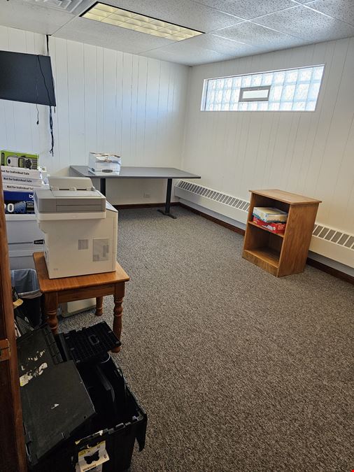 40 Comet Ave - 2,090+/- Office - Warehouse Space