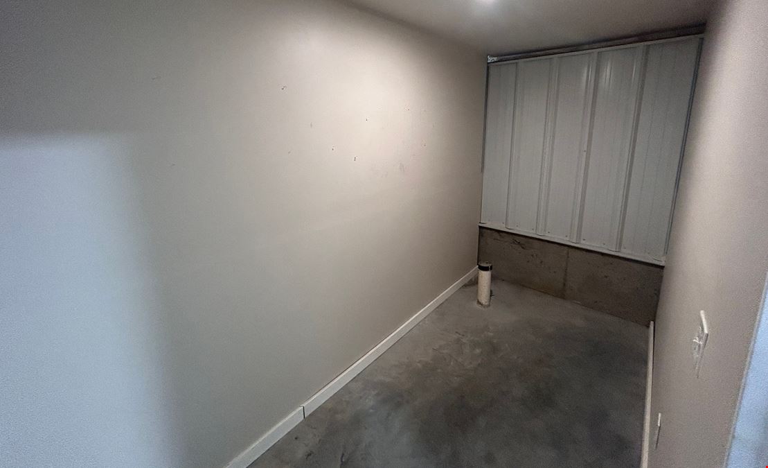4,500 SF with Loading Dock