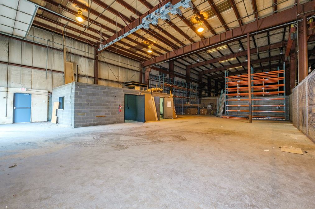 PRIME COMMERCIAL SPACE FOR LEASE- 3,100 SF