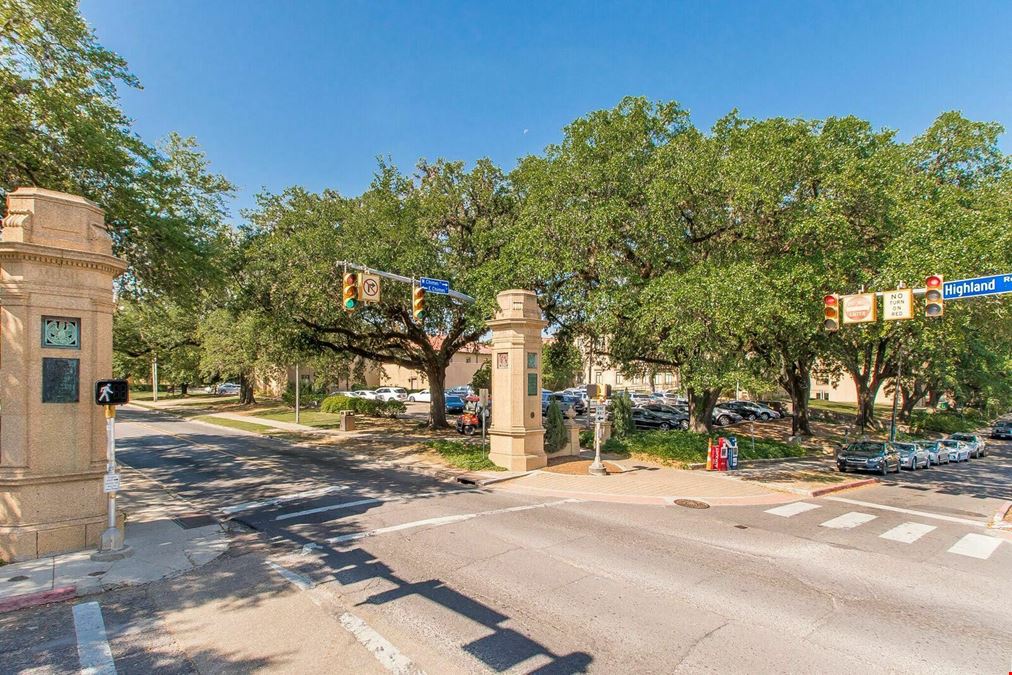 Renovated Retail/Office at the Northgate