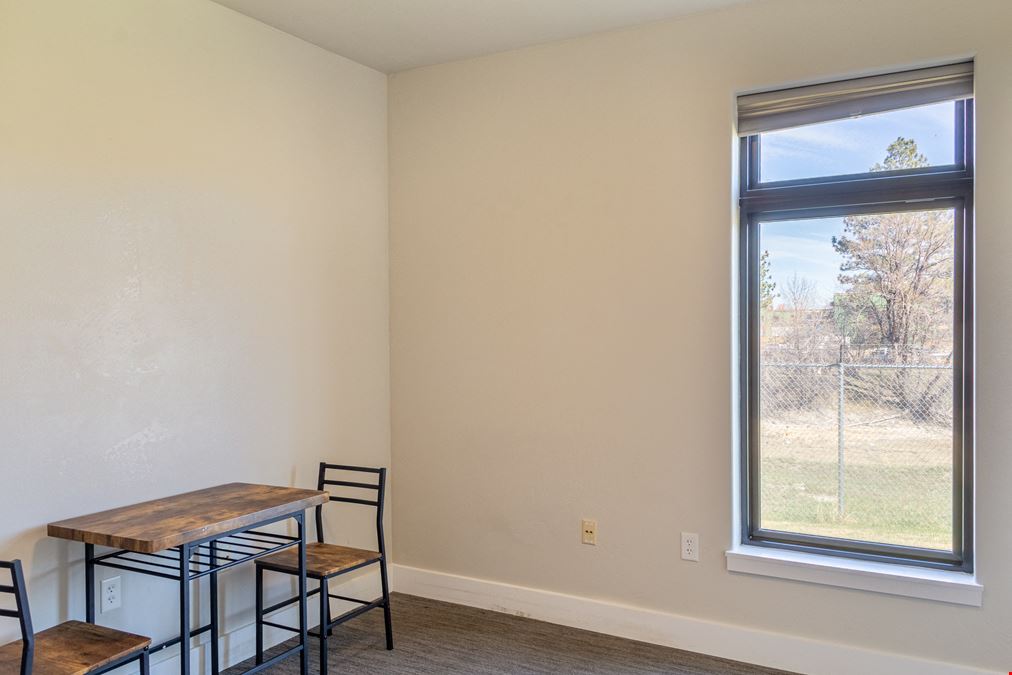 750 W Custer Ave