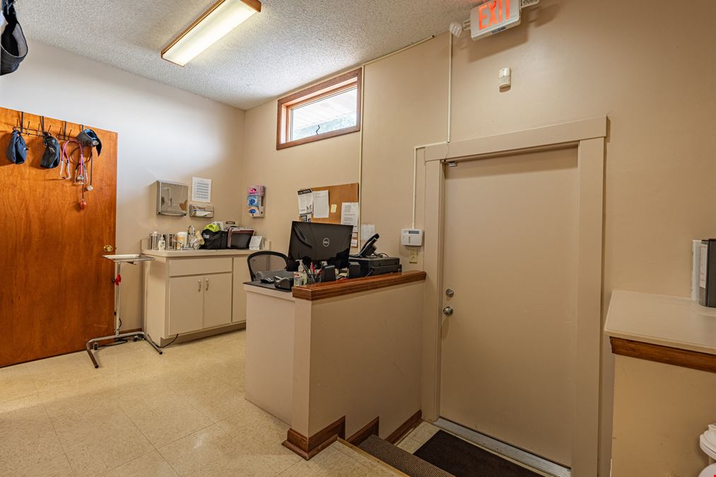 302 N Hammes