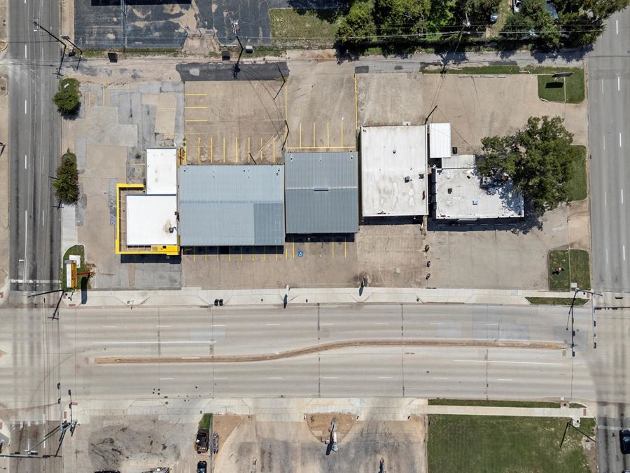 2514 W Waco Dr
