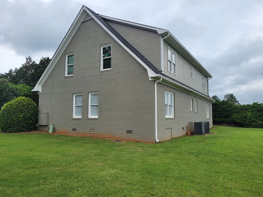 1026 Twelve Oaks Circle