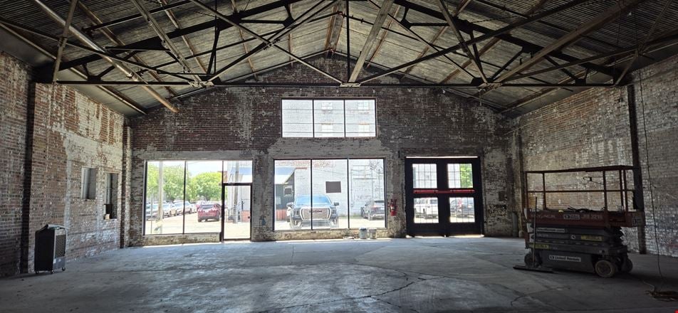 Preview of Retail space for Rent at 415 Locust St
