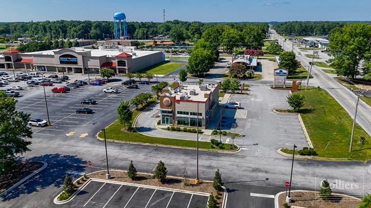 ±2,360 SF Fully Equipped Vacant Restaurant with Double Drive Thru in Clinton, SC