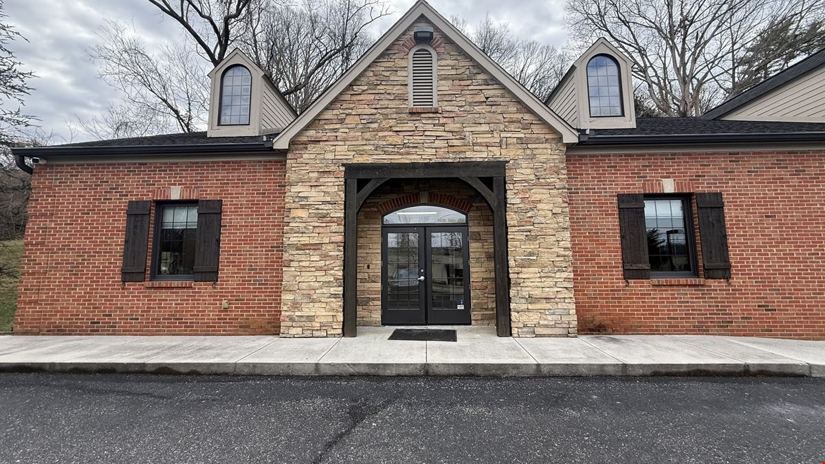 5820 Walden Drive - Prime Location