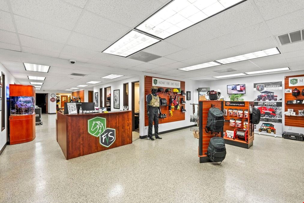 108 Commercial Pl
