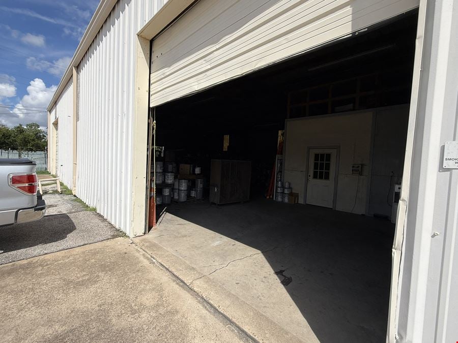 201 N 16th St, La Porte, TX 77571- 5,000 SF IND WAREHOUSE ON +/- 1 ACRE LOT