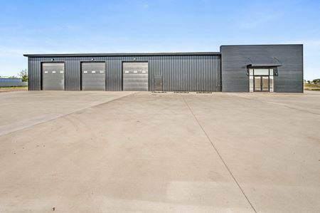 Preview of commercial space at 13150 Coulter S