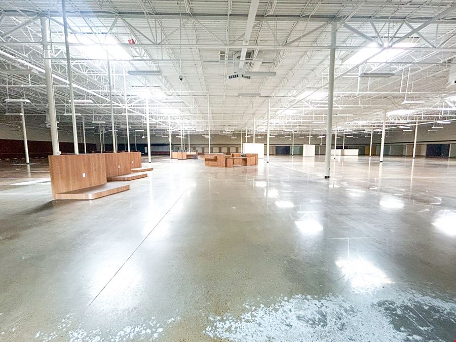 54,375 SF Big Box Retail with Dock-Highs in Power Center