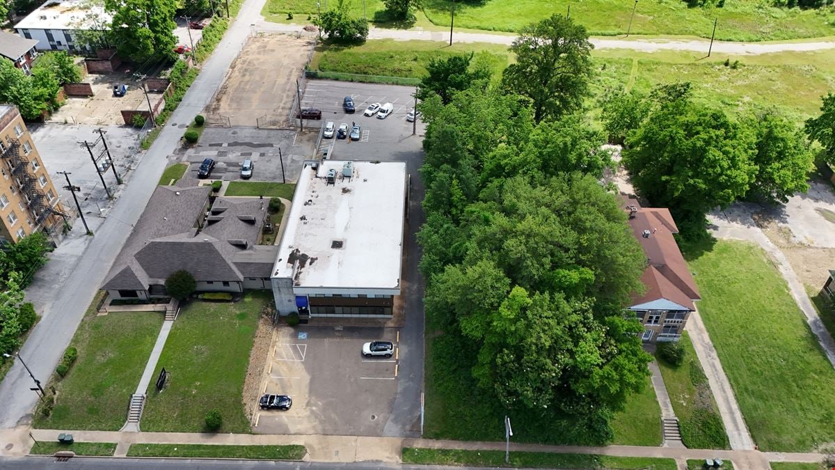 1455 Poplar Ave