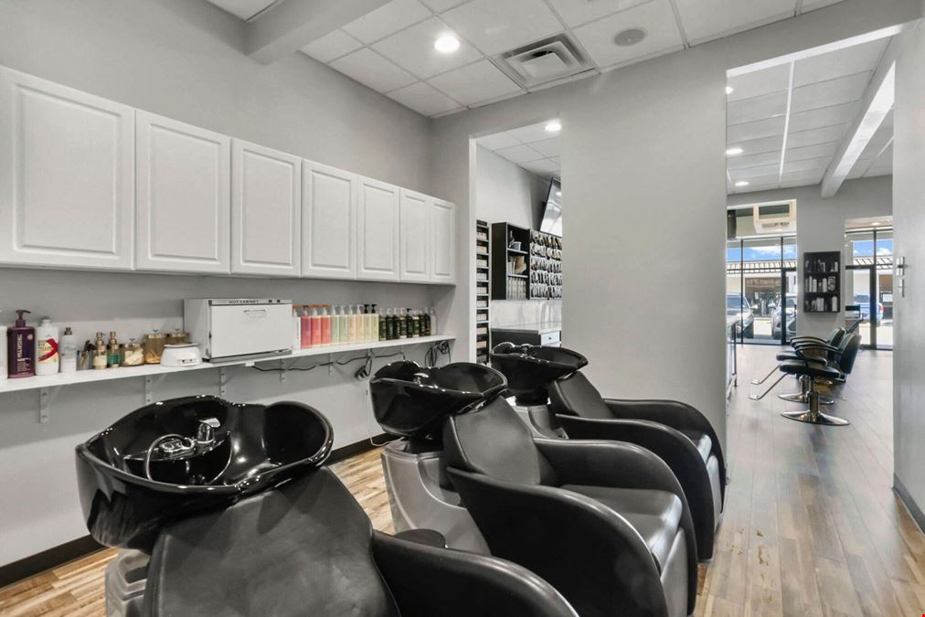 Retail Suite For Lease on Airline Hwy Strip Center