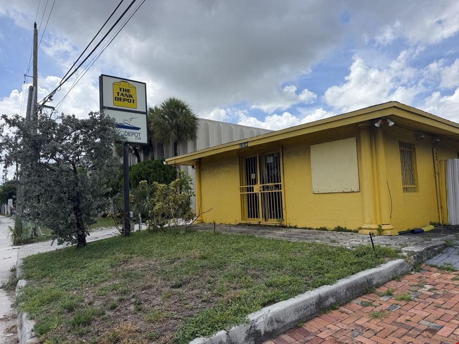 1627 S Dixie Hwy