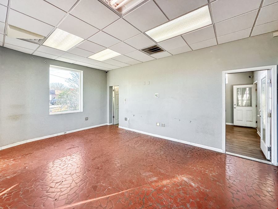 811 W Constance Rd