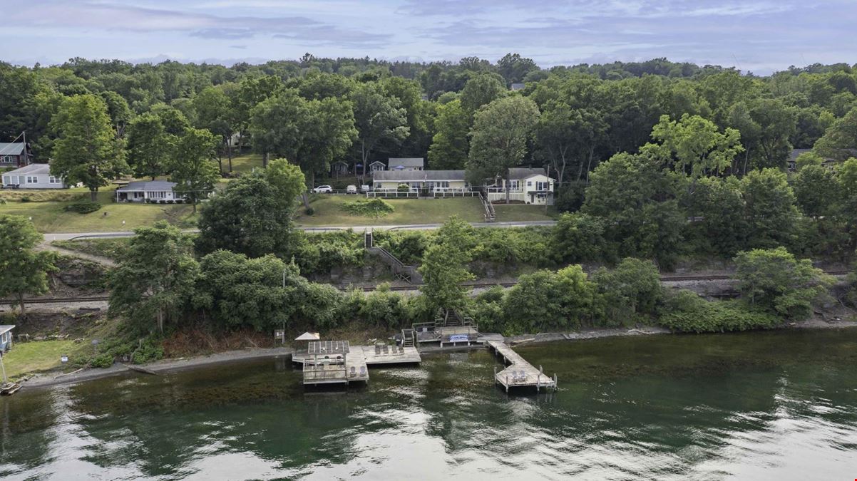 Admiral Peabody's  Lakeside Lodging