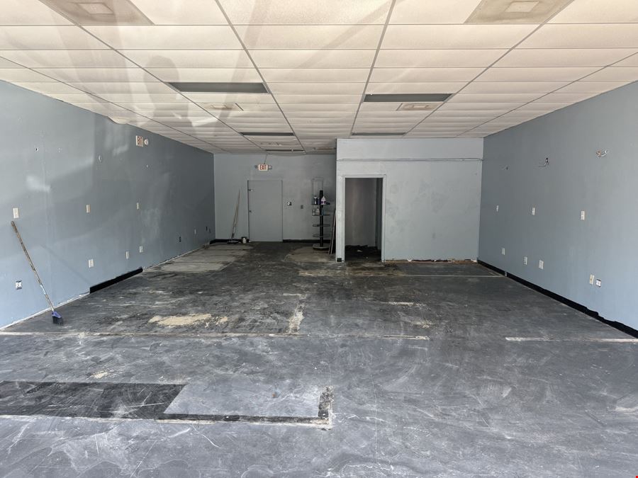 4114 Main St