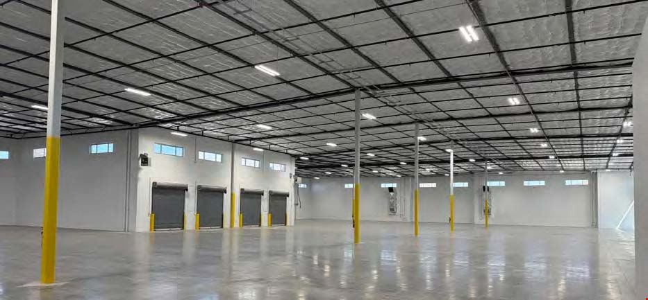 Bldg 1025 unit 200 - ±20,499 SF office/warehouse bldg