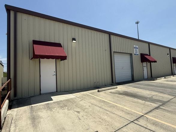Preview of Industrial space for Rent at 3919 S IH 35 Ste 100