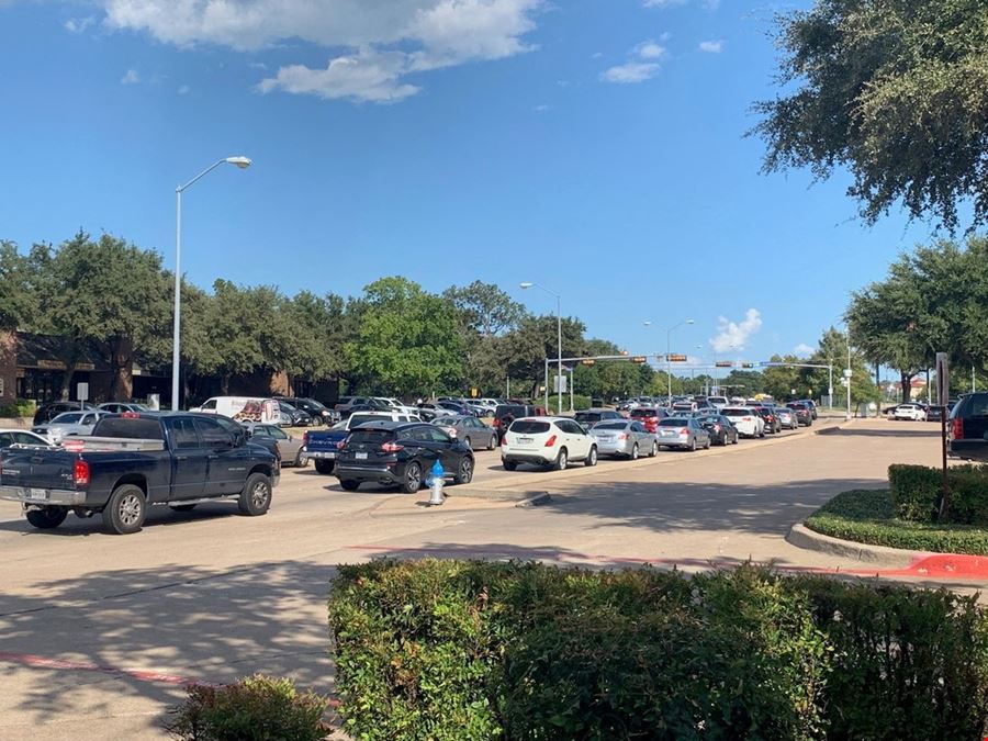 Retail/Office space along high traffic road in Richardson