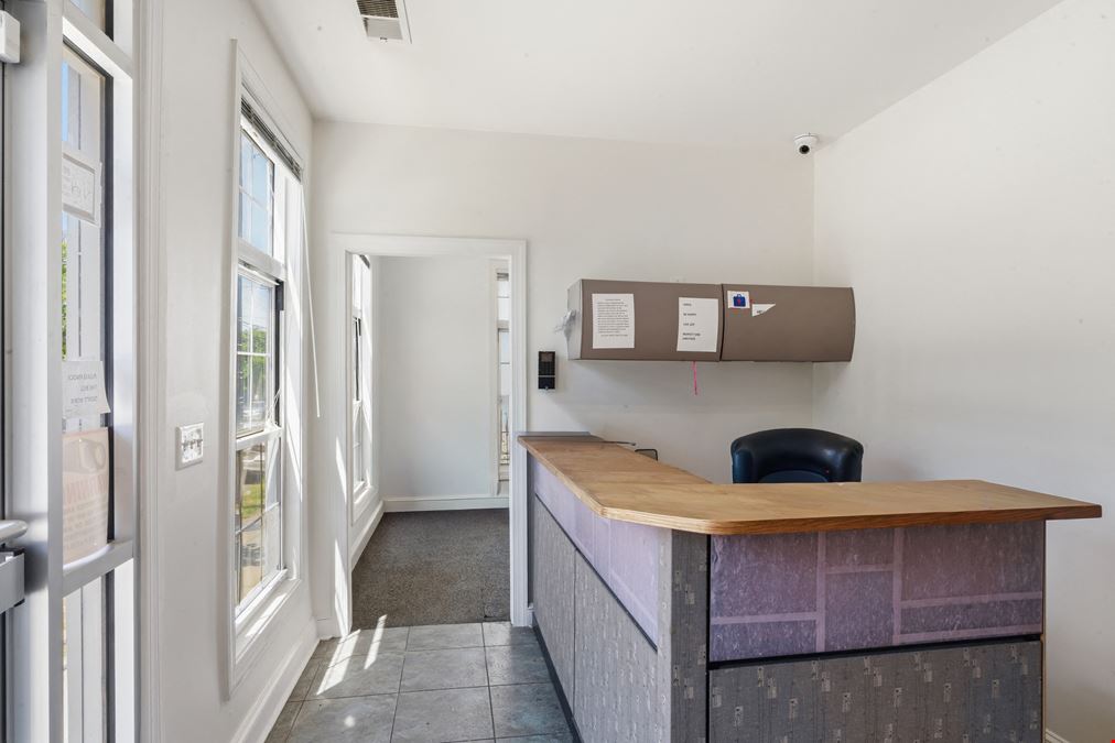 Office Building with Mixed Use Zoning in Washington DC For Sale