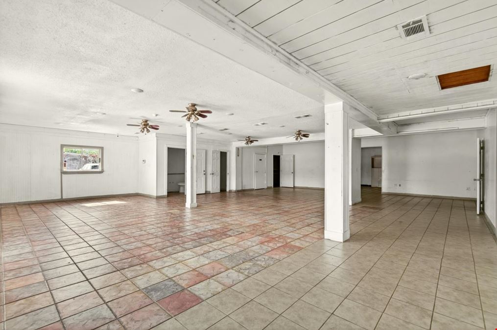 815 E Moore Ave