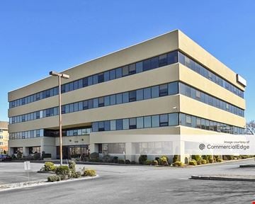 Pistilli Corporate Plaza