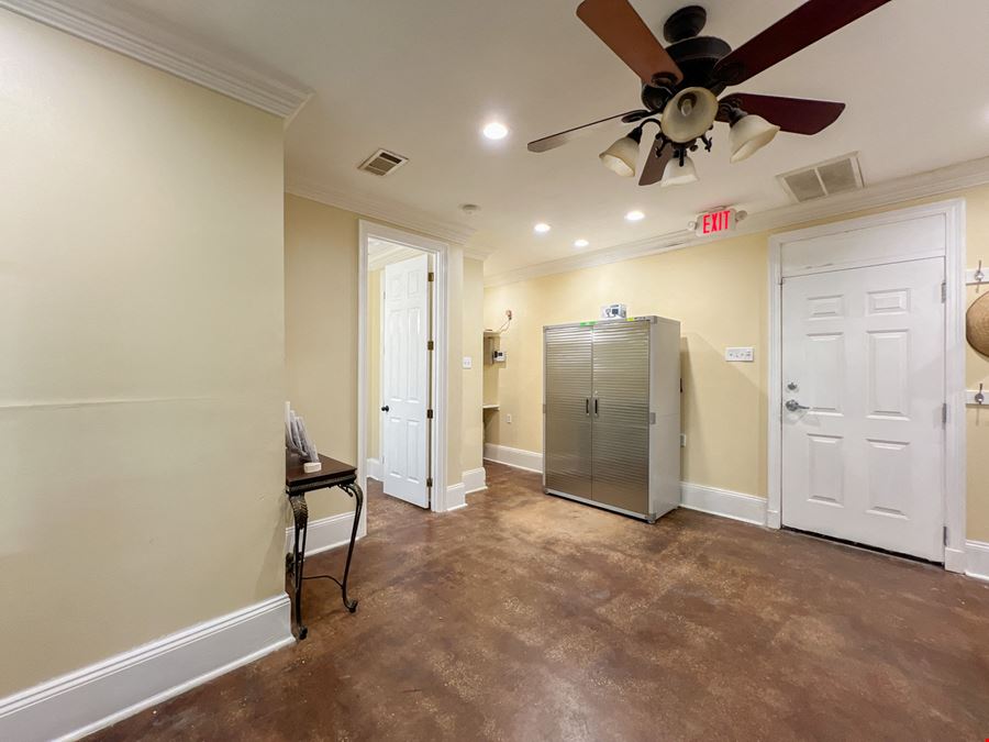 ±4,609 SF Versatile Commercial Property – Former Community Center