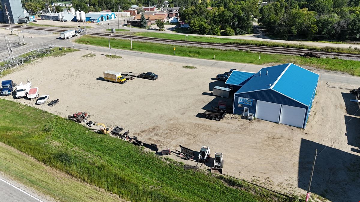 Highway 10 Shop | Audubon, MN