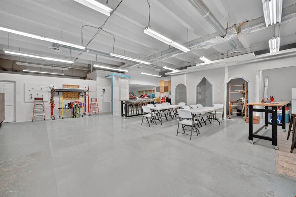 Prime Office Building with Exceptional Frontage