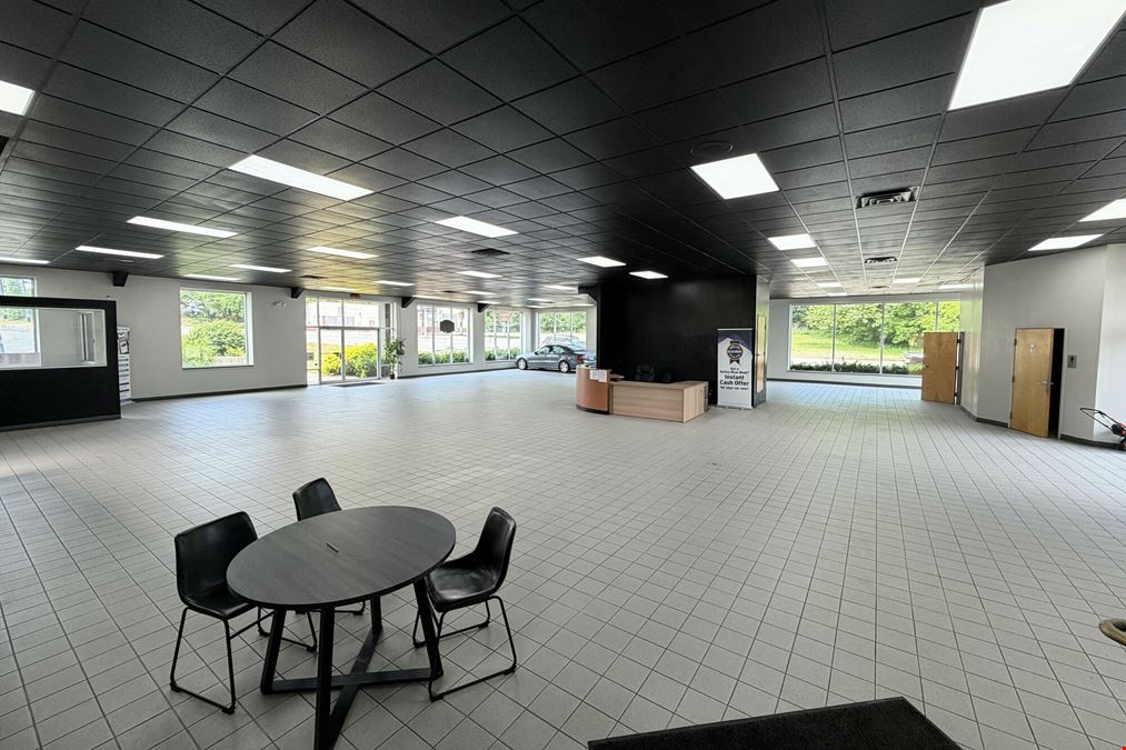 Vehicle Sales or Retail Showroom & Office