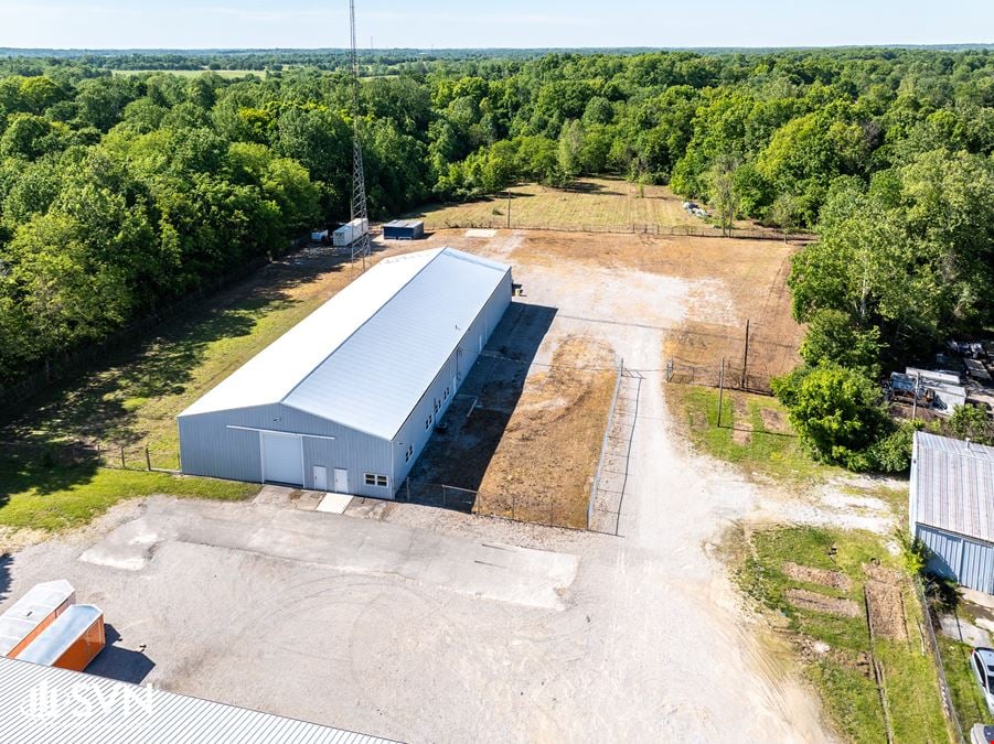 9,211 SF Industrial Building For Lease