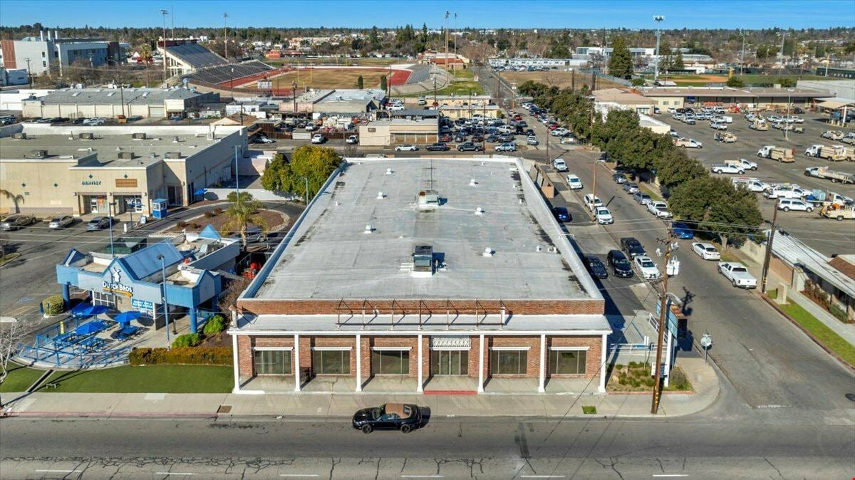 ±7,650 SF of Retail Space off McKinley Ave in Fresno, CA