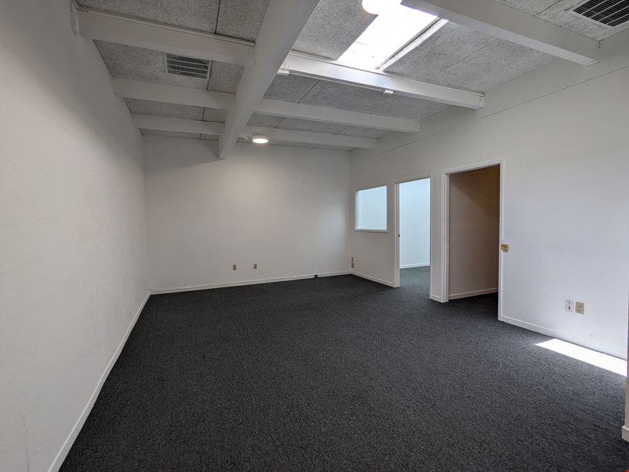 FOR LEASE- MIXED USE RETAIL OFFICE BUILDING ACROSS FROM OAKLAND DMV -TEMESCAL