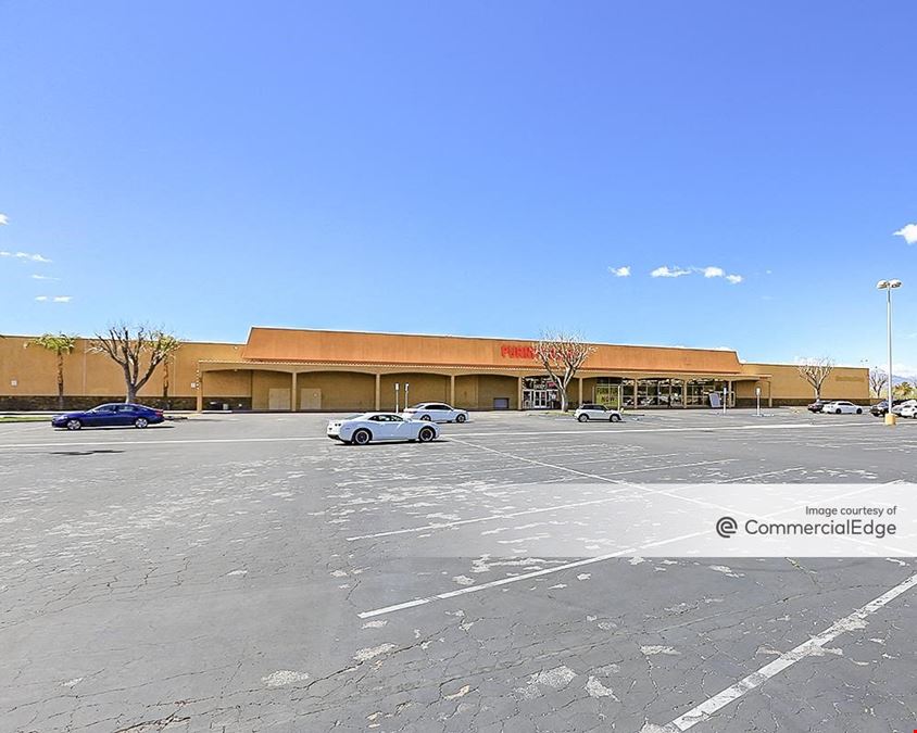 Valencia Mart Shopping Center