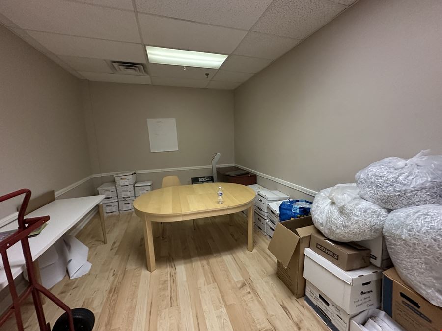 Retail / Office / Studio Space for Sublease