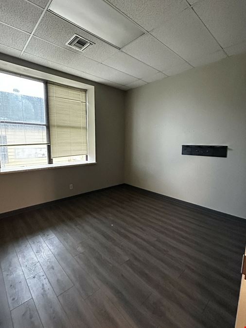 504 W National Ave