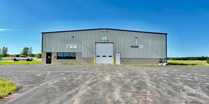 Well-maintained property for sale in Waupaca - Auto Repair, Flex Industrial, Warehouse.