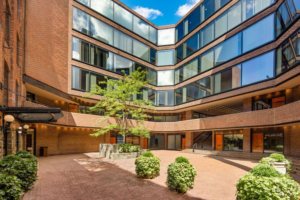 Canal Square (1054 31st Street NW & 3110-3112 M Street NW)