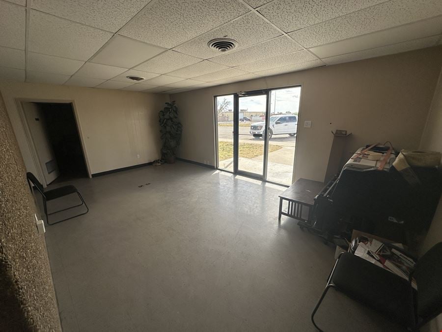 Efficient Office & Shop on Commerce Dr