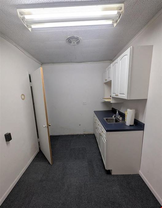 533 W Main St